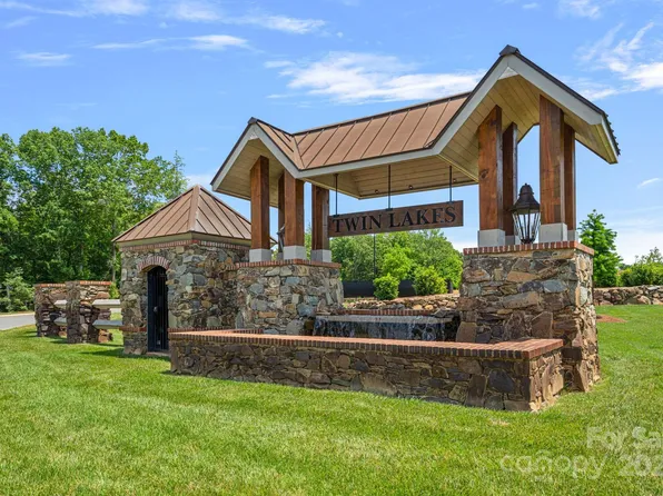 620 Deodar Cedar Dr #66, Matthews, NC 28104