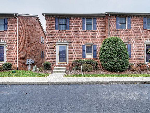 2nd image of 33 Oak Leaf Cir #33