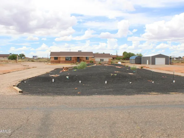 2001 Scenic View Dr, Winslow, AZ 86047