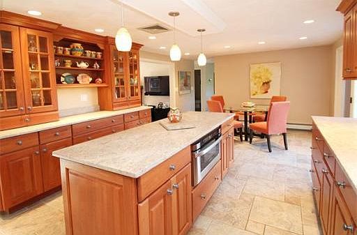 4th image of 3 Upland Ln