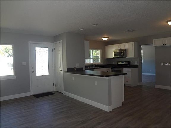 3rd image of 756 Wedgewood Dr