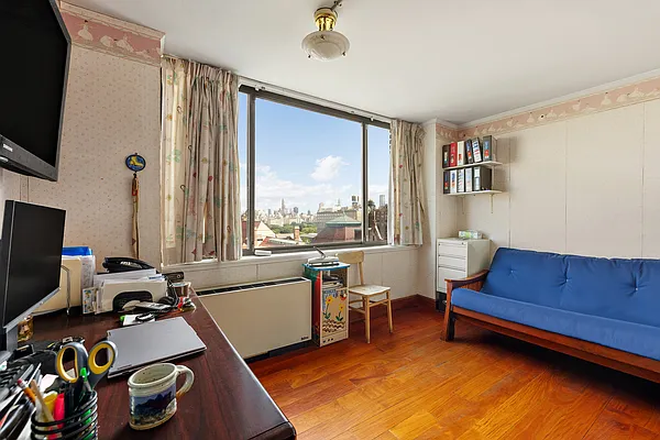 Office, photo 1