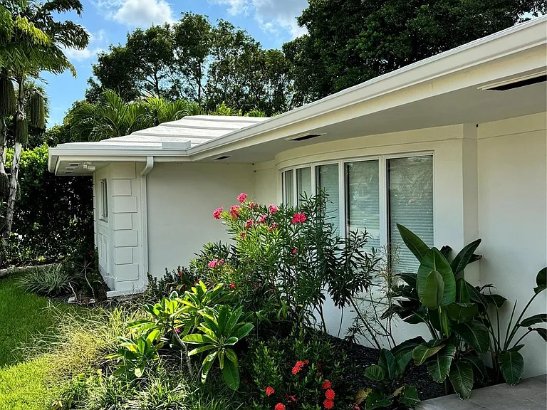 2020 Coral Reef Dr — Photo 5