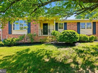 6707 Beddoo St, Alexandria, VA 22306