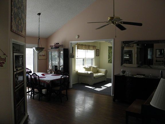 4th image of 2 Beechwood Ave
