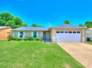 1517 NE 4th St, Moore, OK 73160