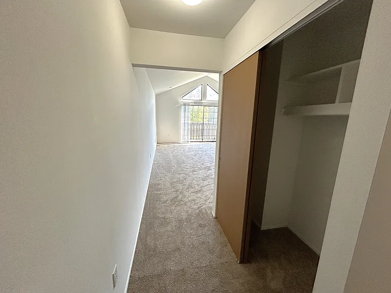 Thornridge Apartments — Photo 125