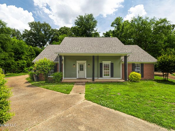 303 Colonial Dr, Madison, MS 39110
