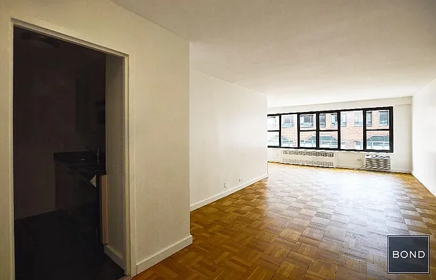 Rented by Bond New York | media 13