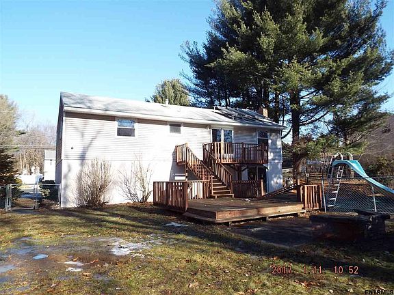 5th image of 14 Cambridge Dr