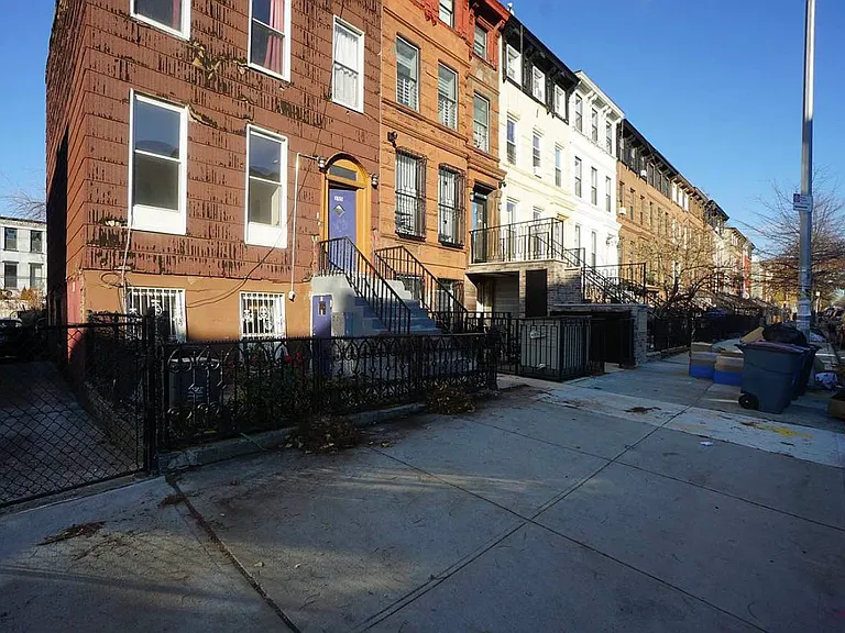 155 Pulaski St #1 — Photo 10