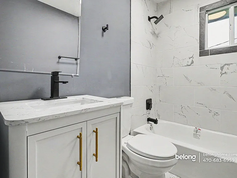 3213 Lee St #2 — Photo 16