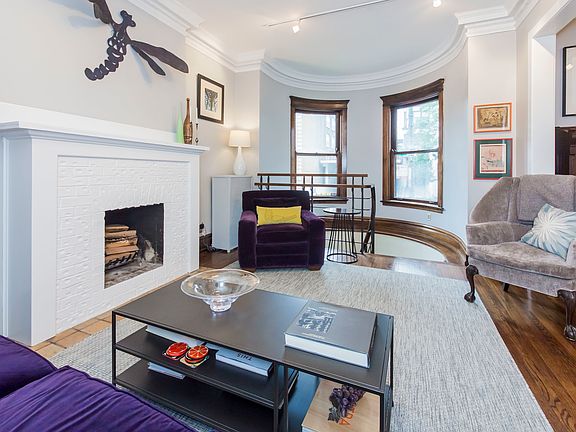 4th image of 525 W Belmont Ave APT 1W