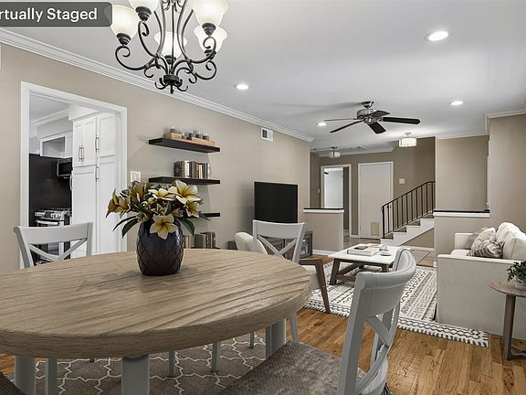 4th image of 703 S Weatherred Dr