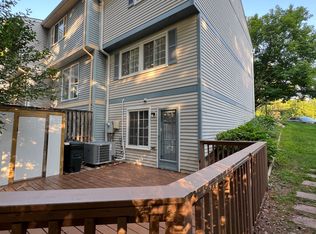 1668 Harvest Green Ct, Reston, VA 20194