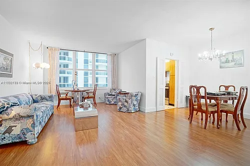 4747 Collins Ave #1108 Photo 1