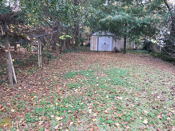 2nd image of 2395 Country Club Dr SE