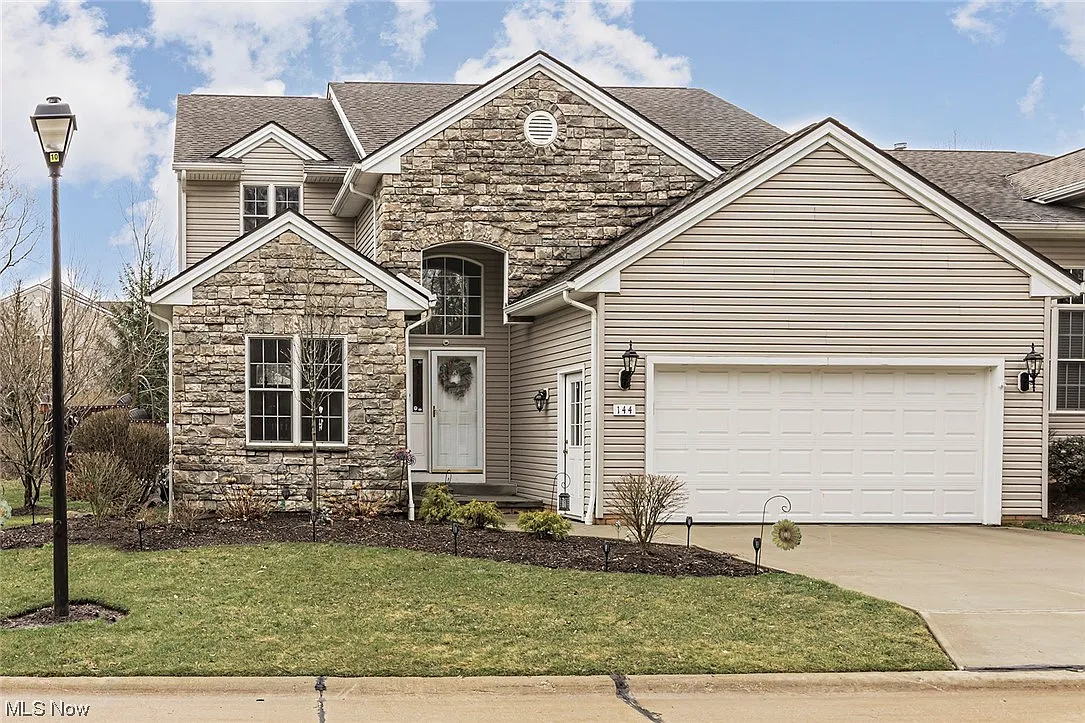 144 Stonecreek Dr photo 1