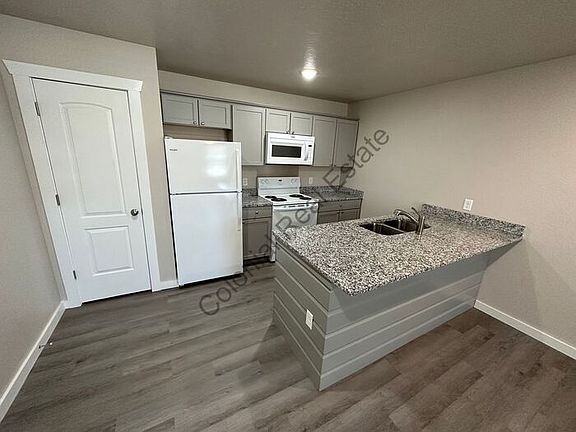 3rd image of 3409 Gidding St #F