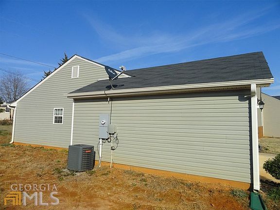 5th image of 27 Ansley Dr