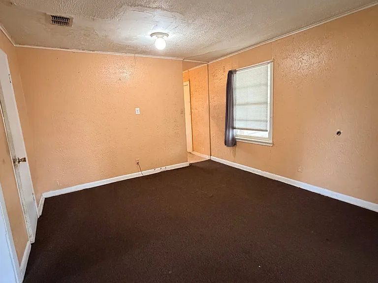 7137 Burlingame Blvd — Photo 4