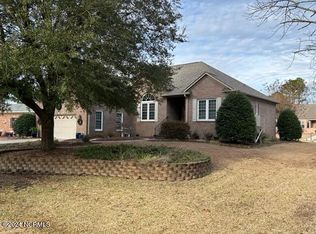 210 Channel Run Dr, New Bern, NC 28562