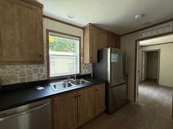 5th image of 3 Franklin Ln