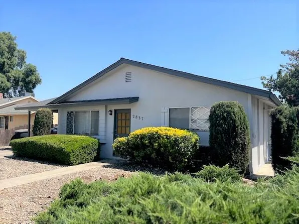 2837 W Walnut Avenue, Visalia, CA 93277