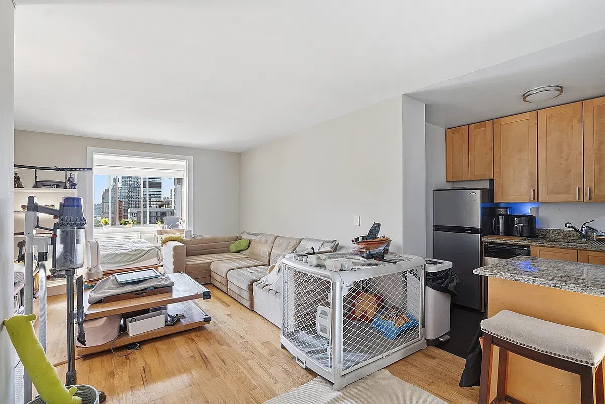 792 Columbus Avenue — Photo 2