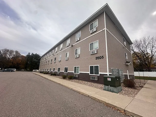24th St. Apartments — Photo 39