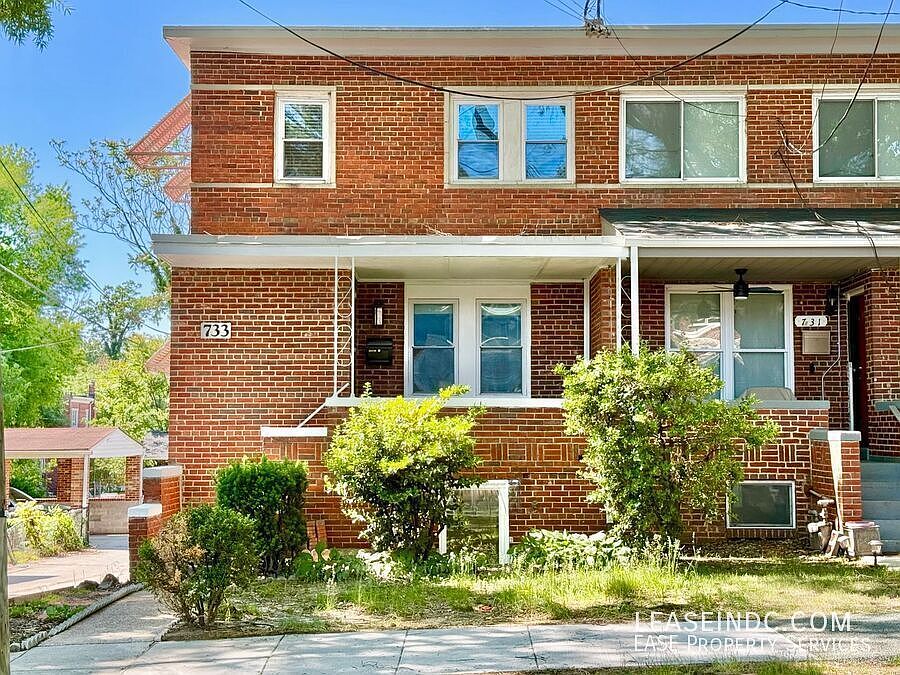 1st image of 733 Crittenden St NE