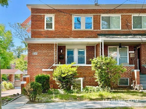 733 Crittenden St NE