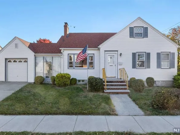 806 6th St, Secaucus, NJ 07094