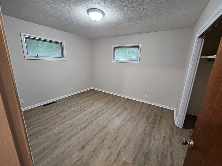 729 Maxanna Dr — Photo 5