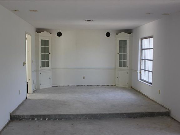 4th image of 1222 Park North Pl