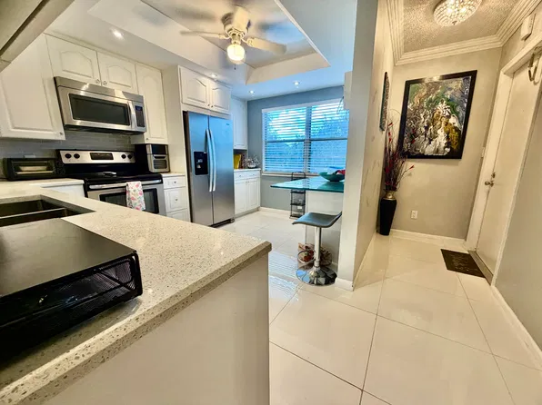 4401 Martinique Ct APT H2, Coconut Creek, FL 33066
