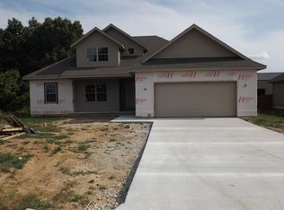 120 E Sally Ln, Strafford, MO 65757