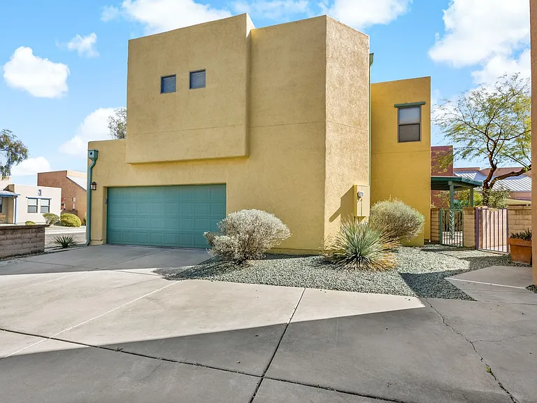 953 W Calle Carasol — Photo 5