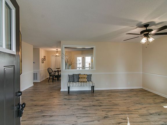 3rd image of 256 Millstone Cir