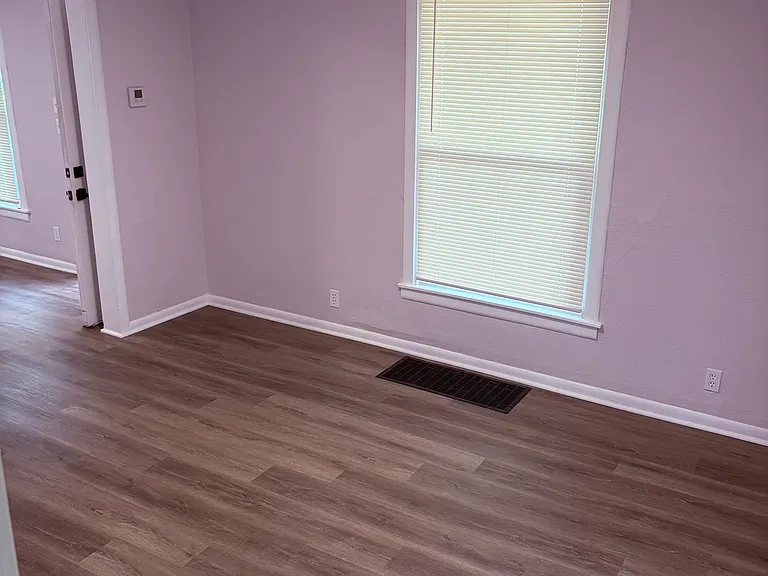 1601 Oakley Ave — Photo 9