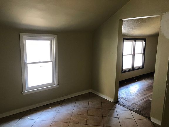 4th image of 1316 W Highland Ave #B