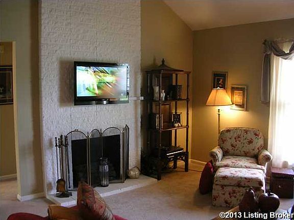 3rd image of 1938 Goldsmith Ln