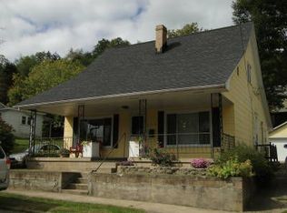 279 Elizabeth St, Nelsonville, OH 45764