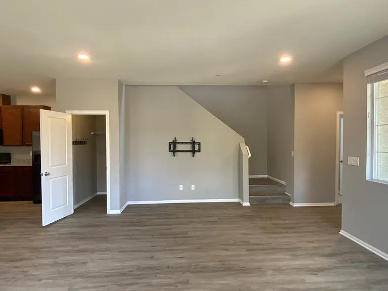 2674 Frabiele St — Photo 20