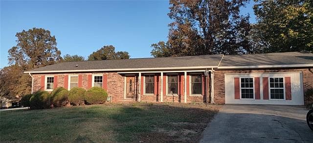 1st image of 386 Birch Circle Dr