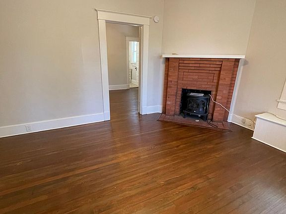3rd image of 816 2nd St N #1