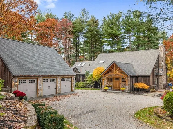 7 Trout Brook Ln, North Smithfield, RI 02896