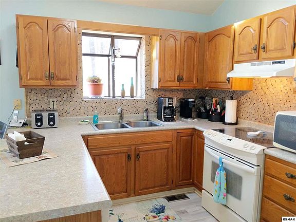 3rd image of 518 Deer Path Ln