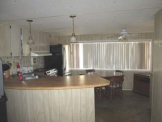 1st image of 40 W Lake Ct