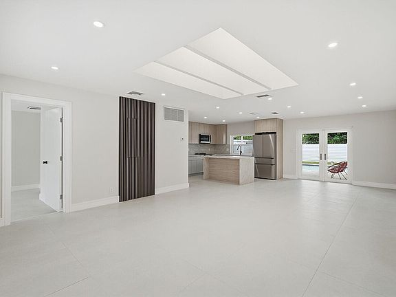 3rd image of 5507 W Park Road